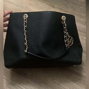 Black Michael Kors tote